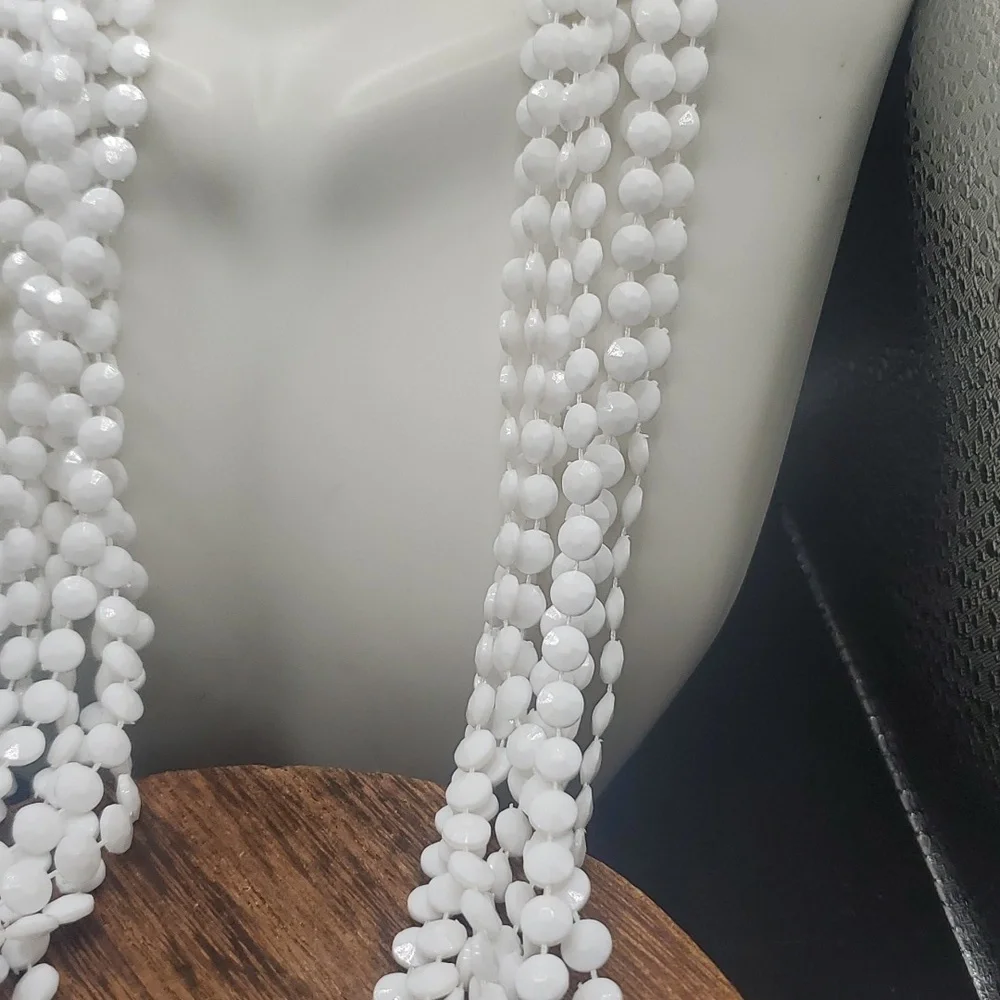 N2810 grandma core‎ estate white beaded necklace multi tier vintage
